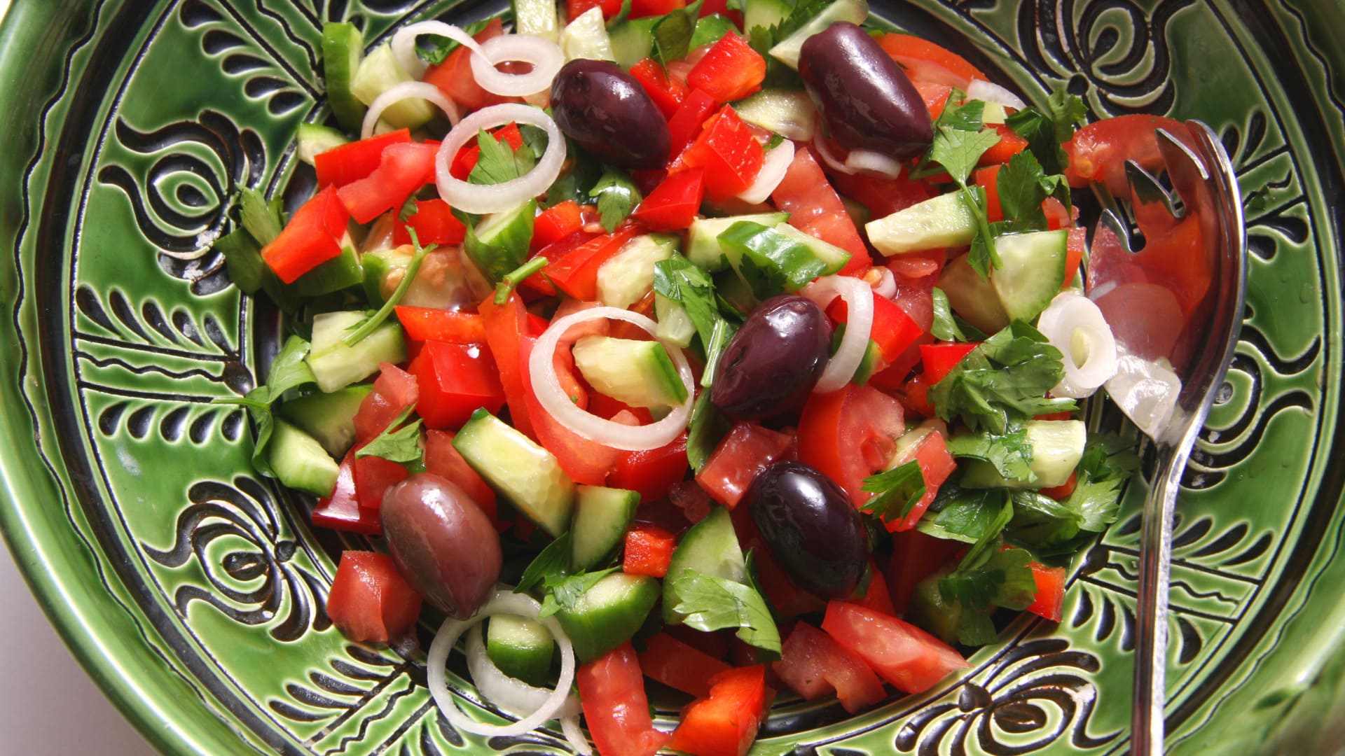 Whip Up a Burst of Mediterranean Flavors with Mama Fatma Salad - A Refreshing Salad Recipe to Try Today!1